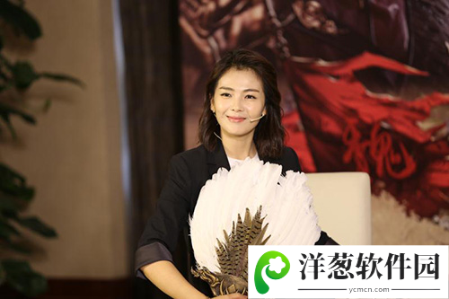 刘涛表演《胡莱三国2》诸葛亮动作